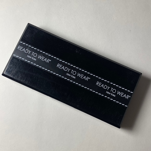 Ready To Wear New York Compact - Picture 1 of 5